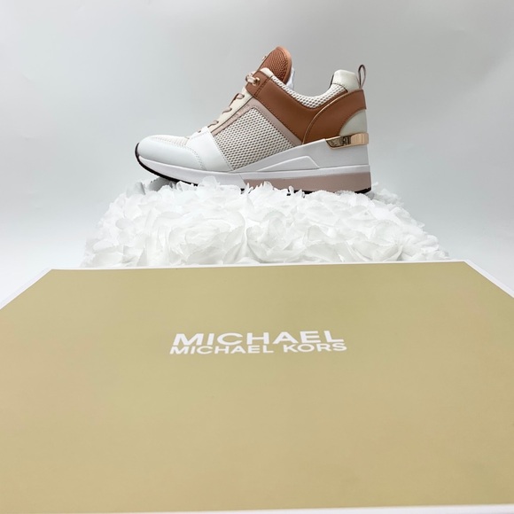 🥳HOST PICK🥳~Michael Kors Georgie Trainer Wedge Sneaker 👟 - Picture 11 of 15